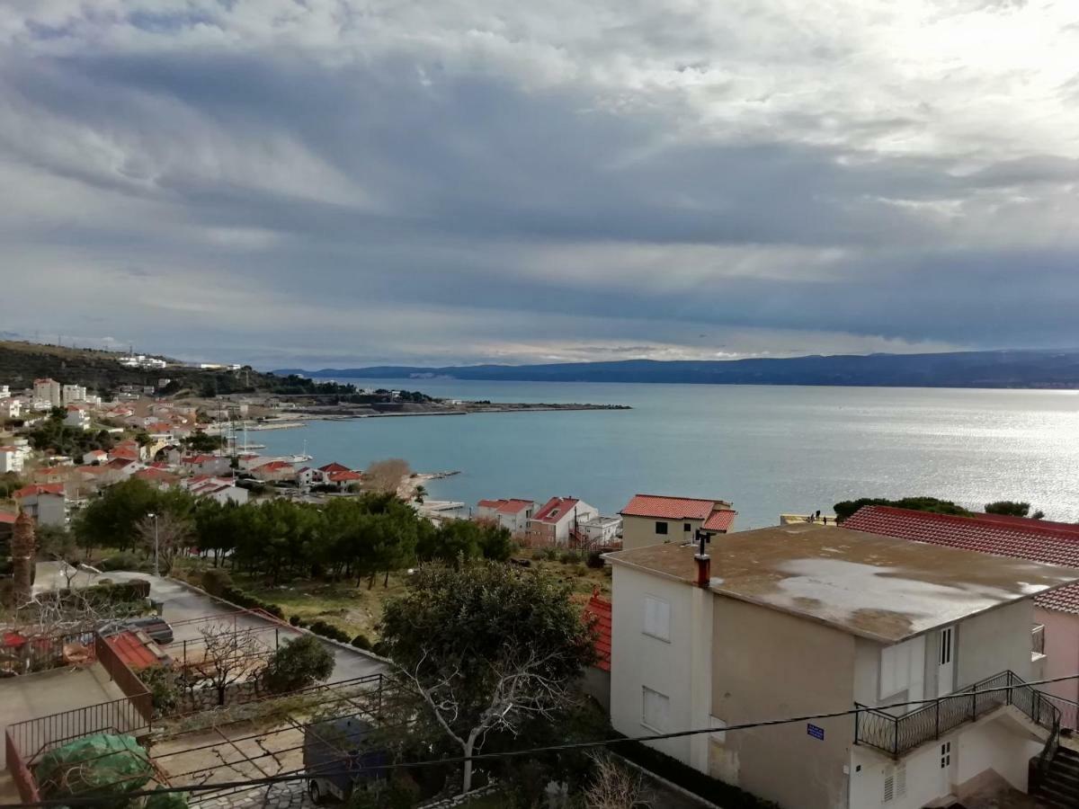 Angella Apartment Dugi Rat Luaran gambar
