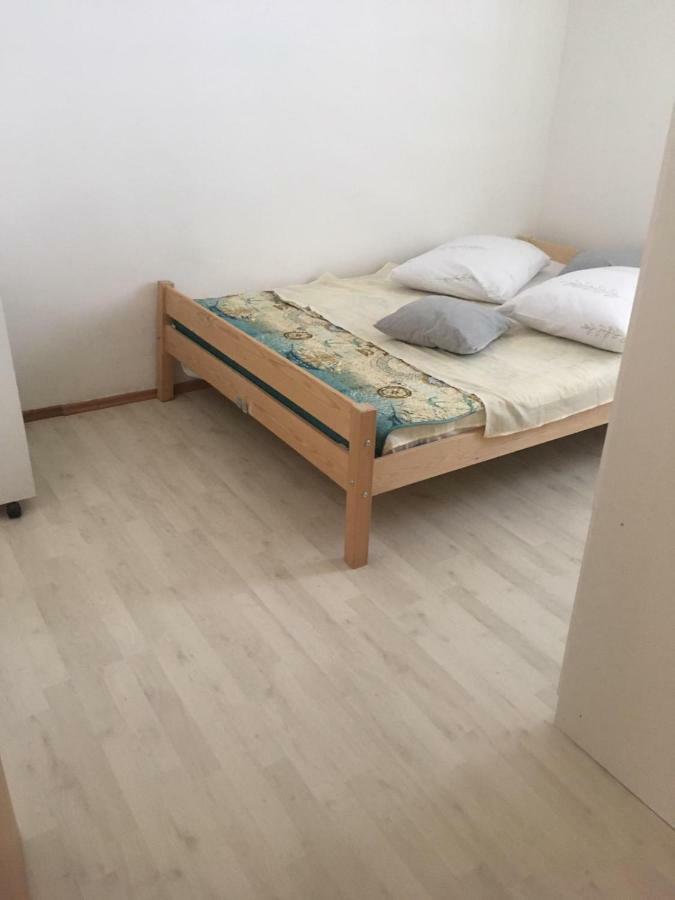 Angella Apartment Dugi Rat Luaran gambar